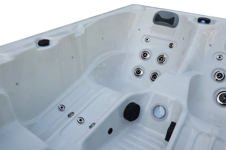 Alaska 3 person Hot Tub, 1+2