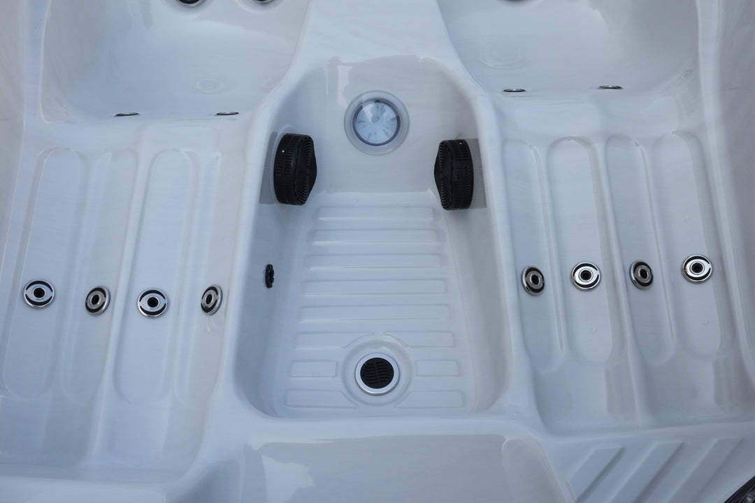 Alaska 3 person Hot Tub, 1+2