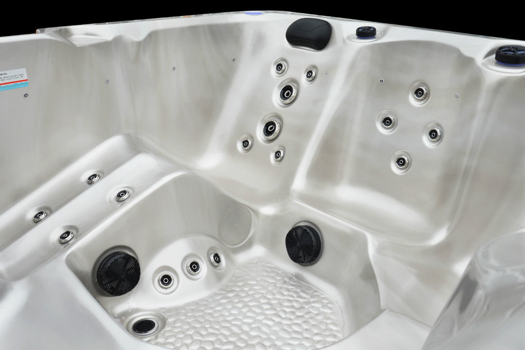 Montana 6 Person Hot Tub, 5+1